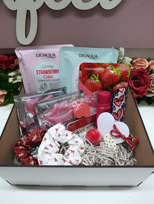 Cupids Surprise Box-Face Mask /Foot Mask/ Hand Mask/ Eye Mask/ Lip Mask /Lip Balm Keyring Holder/ Lip Balm/ Hand Cream/ 2 x Scrunchies/ 2X Hair clips / Mini Nail kit